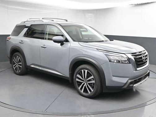 2025 Nissan Pathfinder Platinum FWD
