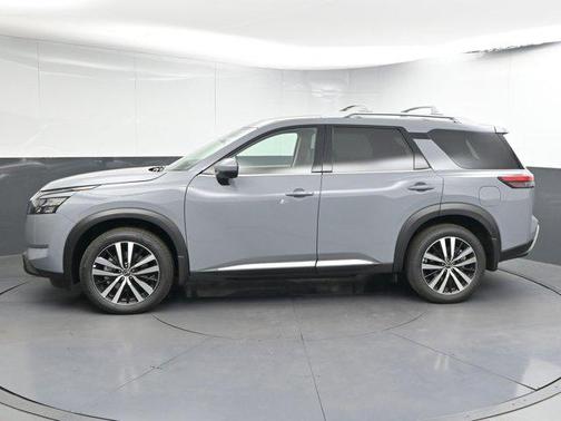 2025 Nissan Pathfinder Platinum FWD