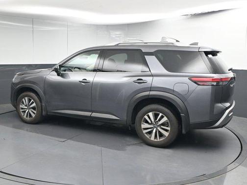 2025 Nissan Pathfinder SL FWD