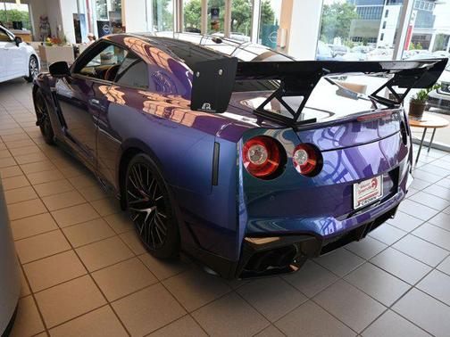 2024 Nissan GT-R Premium Dual-clutch 6-Speed Transmission