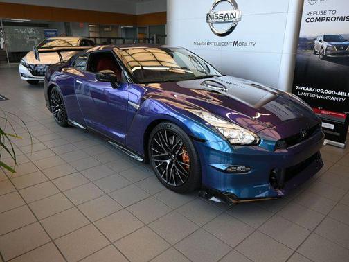 2024 Nissan GT-R Premium Dual-clutch 6-Speed Transmission