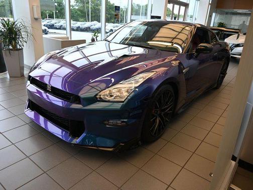 2024 Nissan GT-R Premium Dual-clutch 6-Speed Transmission