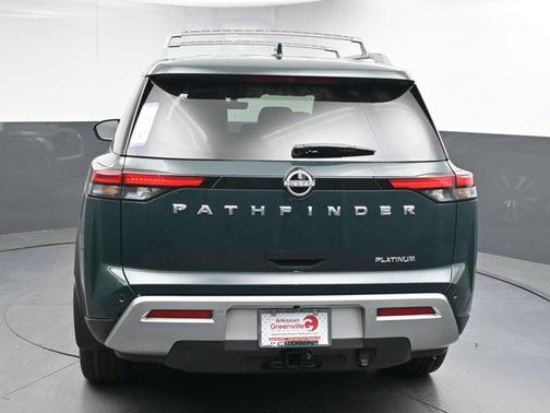 2025 Nissan Pathfinder Platinum FWD