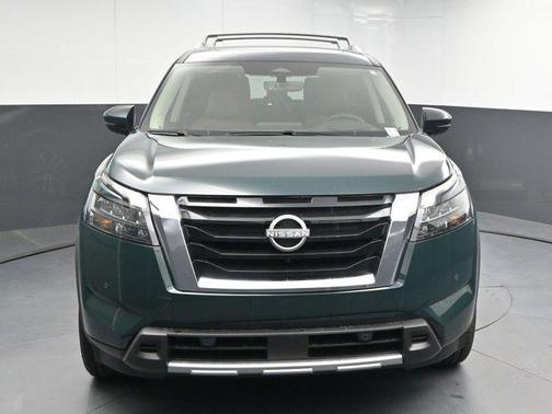 2025 Nissan Pathfinder Platinum FWD