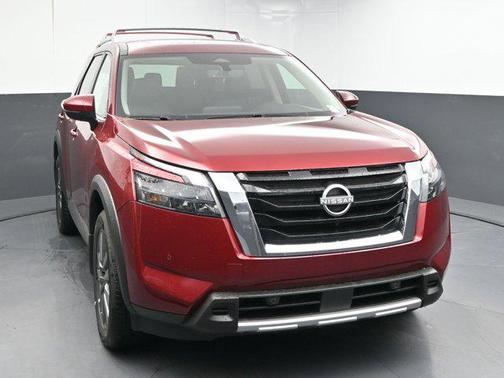 2025 Nissan Pathfinder SL FWD