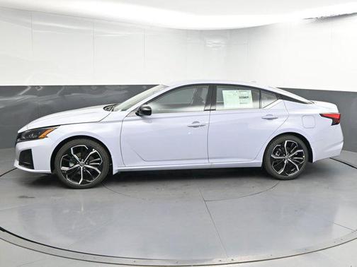 2025 Nissan Altima SR FWD