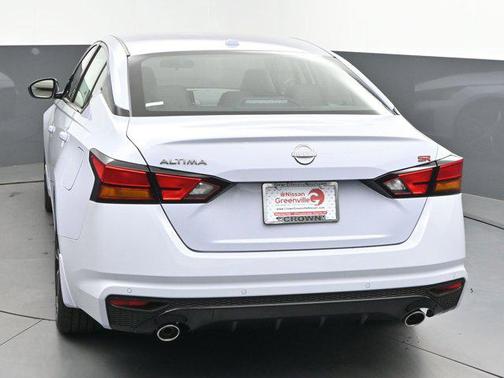 2025 Nissan Altima SR FWD