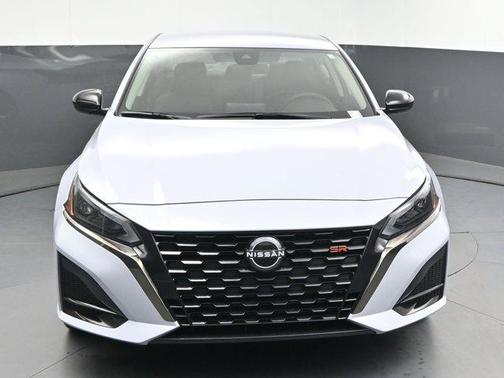 2025 Nissan Altima SR FWD