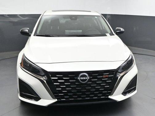 2025 Nissan Altima SR FWD