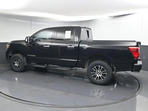 2021 Nissan Titan SV