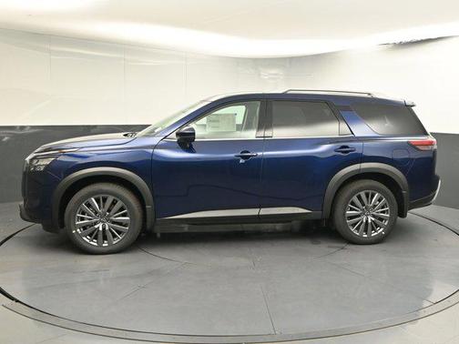 2025 Nissan Pathfinder SL FWD