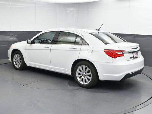 2013 Chrysler 200 Touring