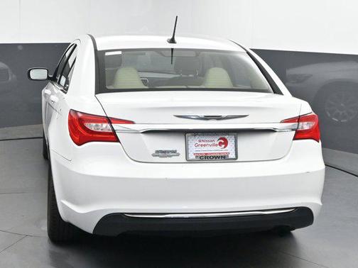 2013 Chrysler 200 Touring