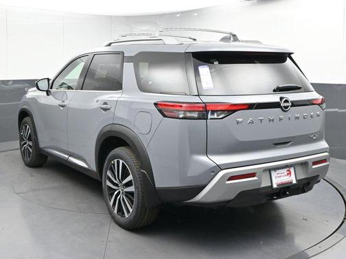 2025 Nissan Pathfinder Platinum 4WD