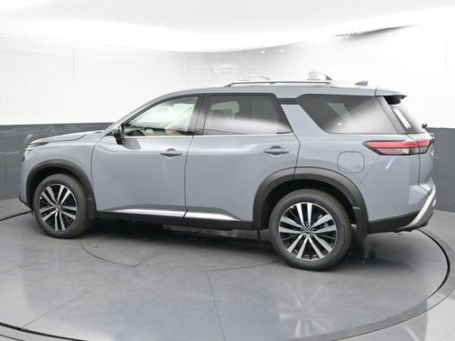 2025 Nissan Pathfinder Platinum 4WD