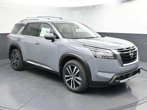 2025 Nissan Pathfinder Platinum 4WD