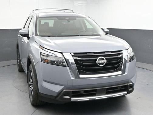 2025 Nissan Pathfinder Platinum 4WD