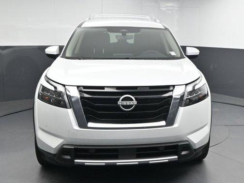 2025 Nissan Pathfinder SL FWD