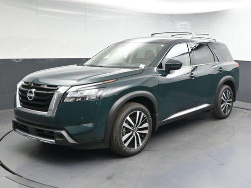 2025 Nissan Pathfinder Platinum FWD