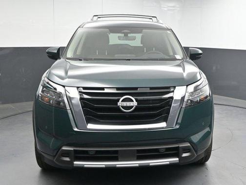 2025 Nissan Pathfinder Platinum FWD