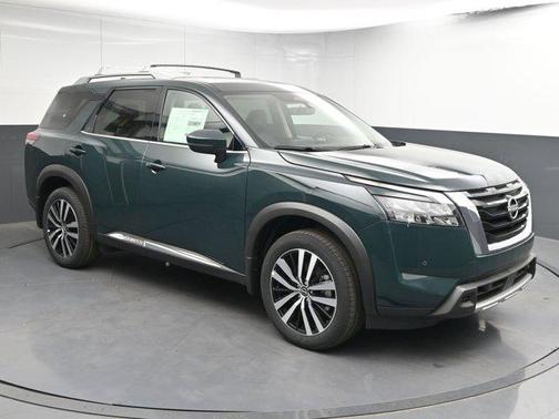 2025 Nissan Pathfinder Platinum FWD