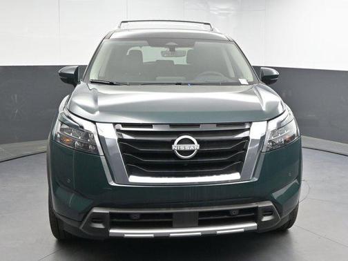 2025 Nissan Pathfinder Platinum FWD