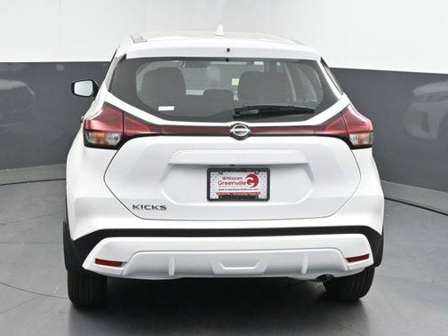 2025 Nissan Kicks S