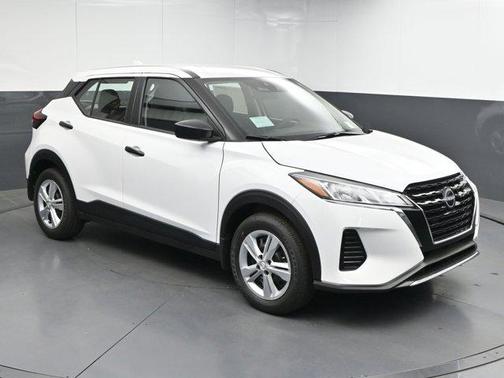 2025 Nissan Kicks S
