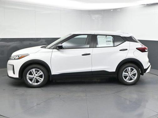 2025 Nissan Kicks S