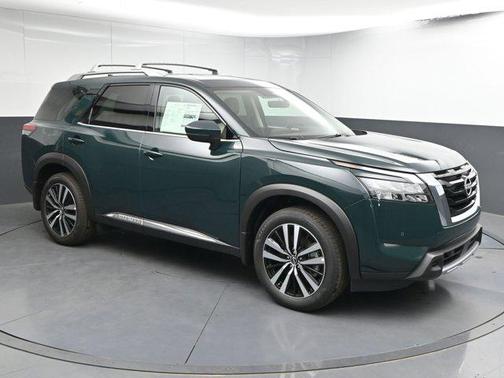 2025 Nissan Pathfinder Platinum FWD