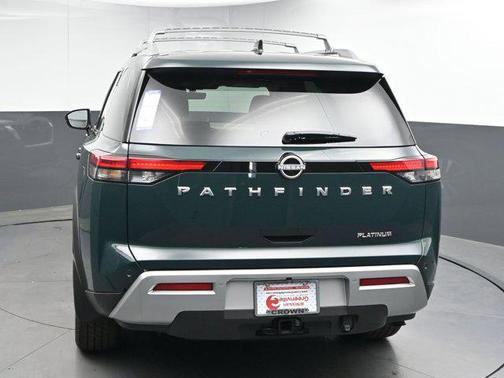 2025 Nissan Pathfinder Platinum FWD