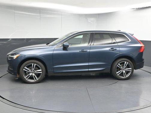 2021 Volvo XC60 T5 Momentum