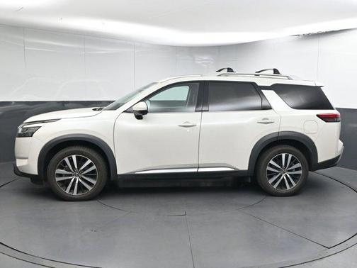 2023 Nissan Pathfinder Platinum 4WD