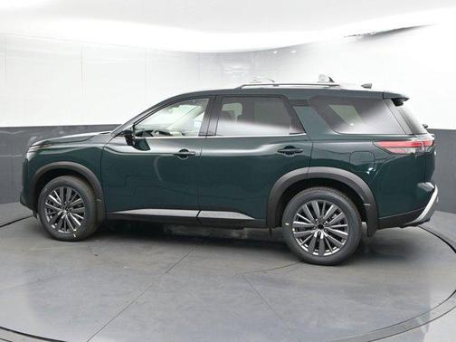 2025 Nissan Pathfinder SL FWD