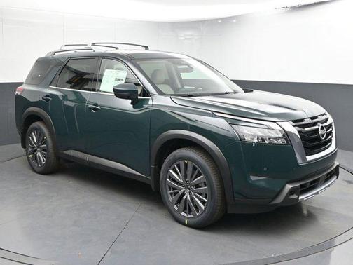 2025 Nissan Pathfinder SL FWD