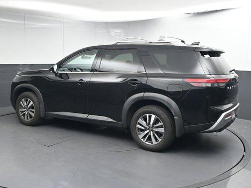 2024 Nissan Pathfinder SL 4WD