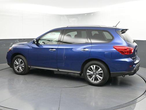 2018 Nissan Pathfinder SV