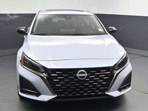 2025 Nissan Altima SR FWD