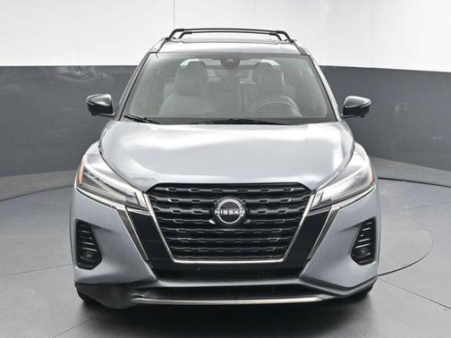2022 Nissan Kicks SR