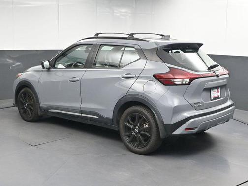 2022 Nissan Kicks SR