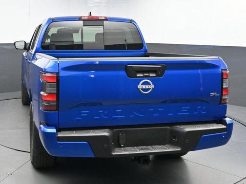 2025 Nissan Frontier SL