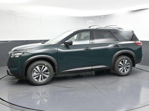 2025 Nissan Pathfinder SL FWD