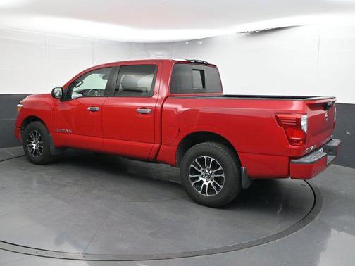 2021 Nissan Titan SV