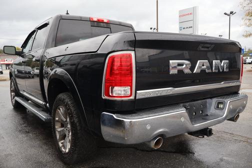 Brilliant Black Crystal Pearlcoat 2016 RAM 1500 Laramie
