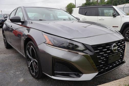 Gun Metallic 2024 Nissan Altima 2.5 SR