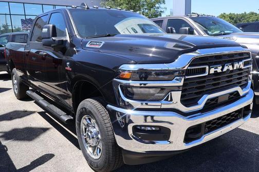 Diamond Black 2026 RAM 2500 Tradesman