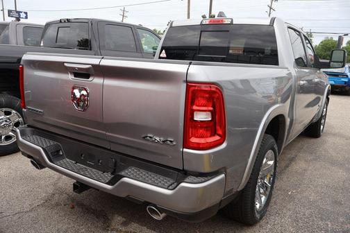Billet Silver Metallic Clearcoat 2026 RAM 1500 Big Horn/Lone Star