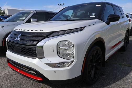 Diamond White 2023 Mitsubishi Outlander Ralliart