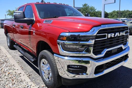 Molten Red Pearlcoat 2026 RAM 2500 Tradesman