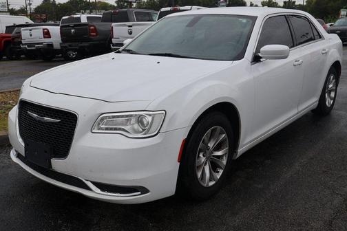 2018 Chrysler 300 Touring